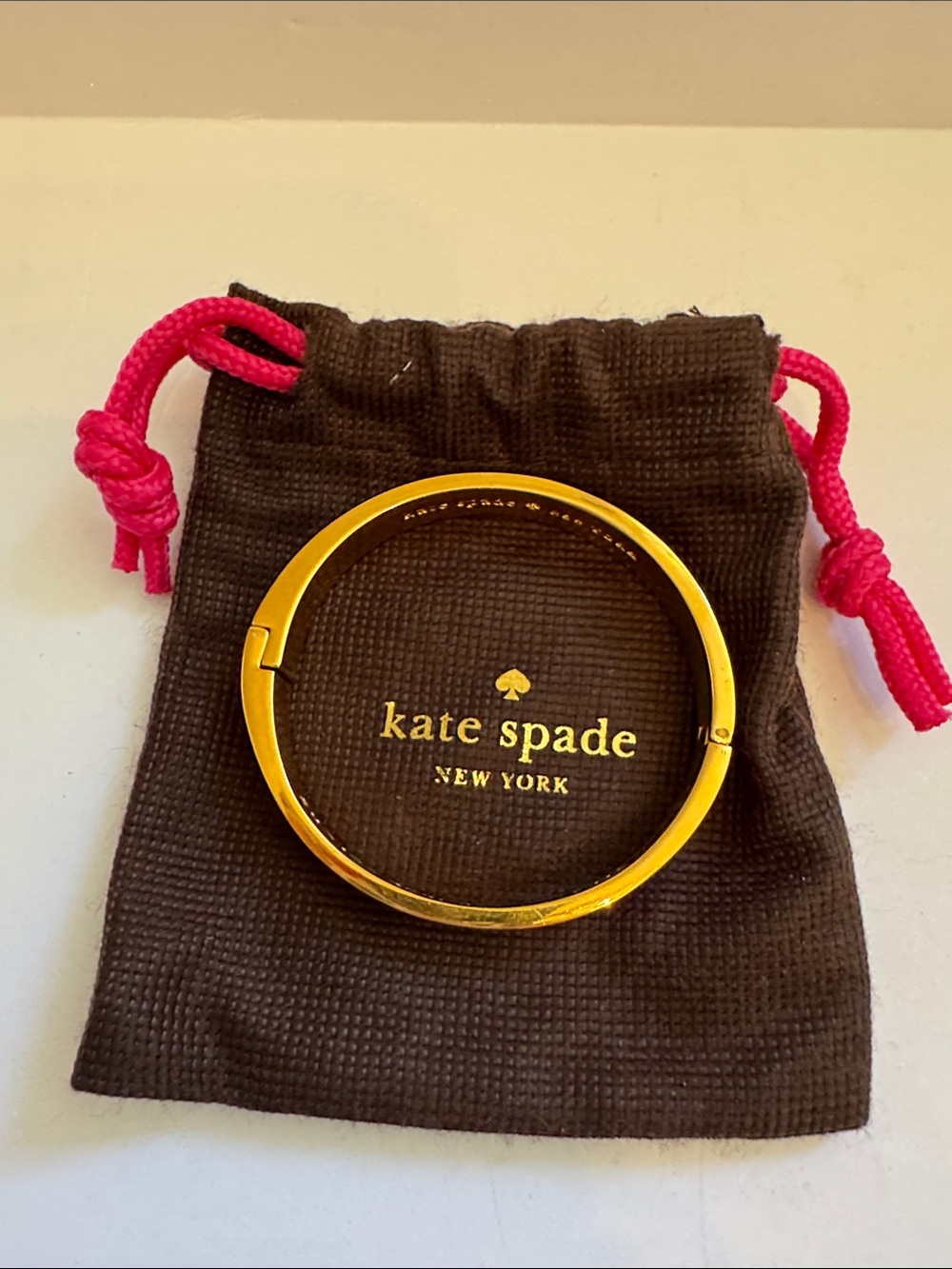kate spade ‘VIVA COLORES' Gold Tone Bangle - Picture 3 of 9